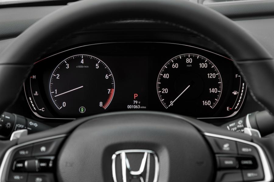 Панель приборов Honda Accord Touring Hybrid 2017 года  (NA) (фото 139 из 170)